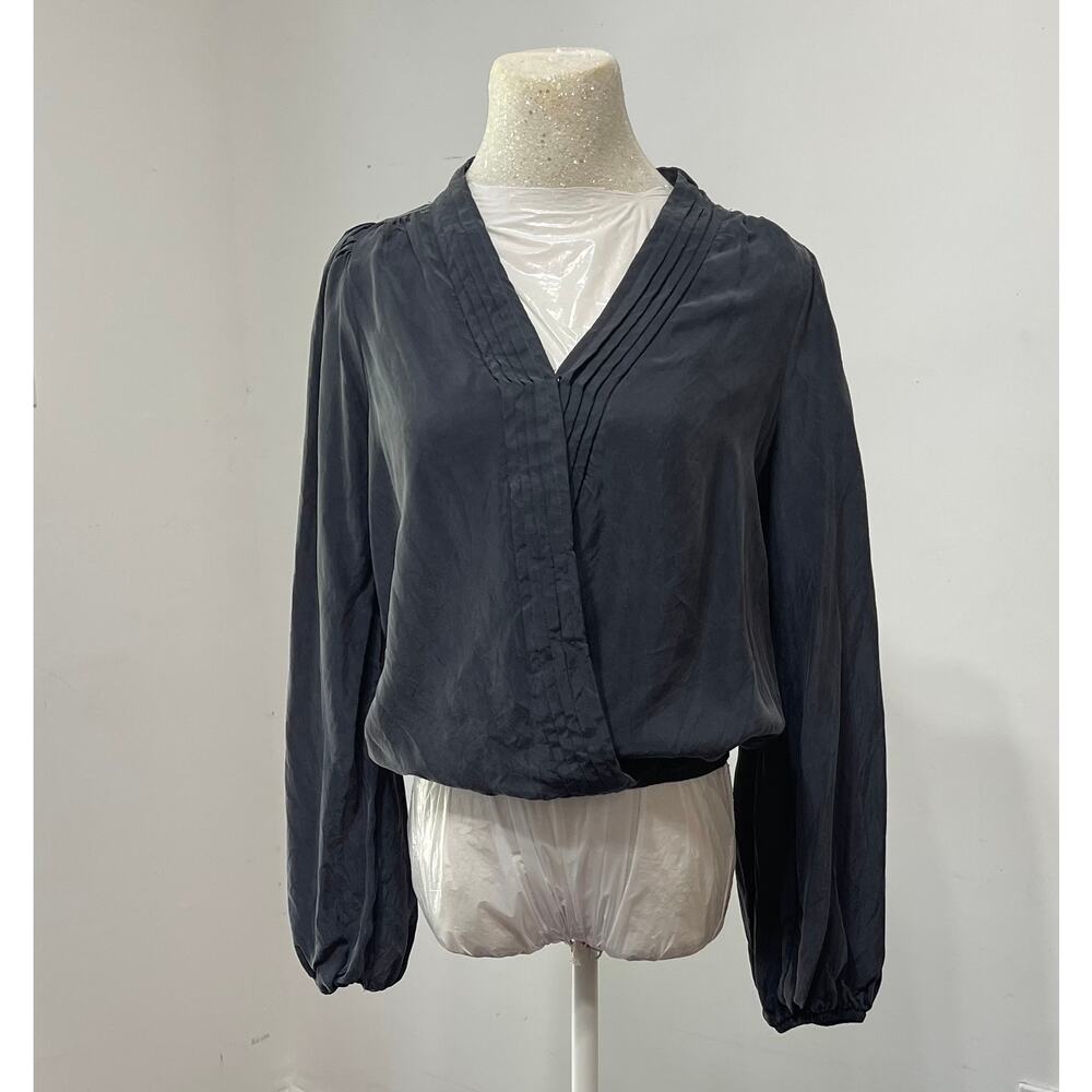 EVEREVE charcoal tone, pleated V-neckline, and puff sleeves blouse sz S modern